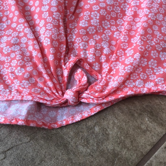 + OLD NAVY + Floral Tank Top - Picture 2 of 4